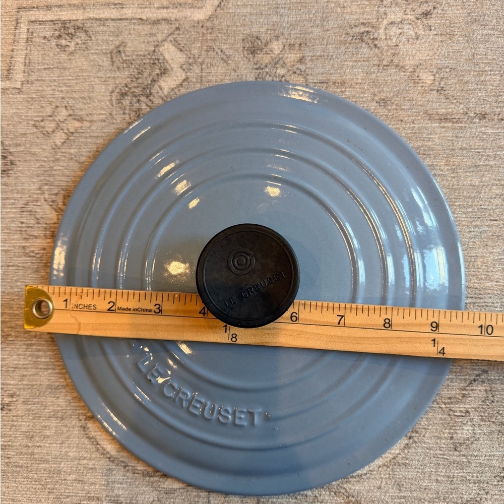 Le Creuset Pale Blue Enamel Cast Iron Lid with Black Knob VTG 10” - Picture 8 of 10